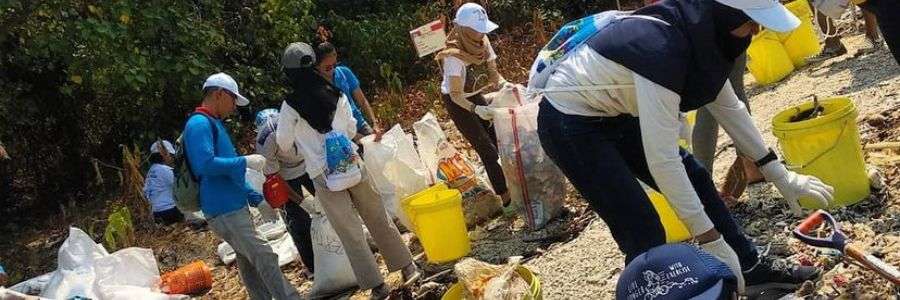 Bali Beach Cleanup