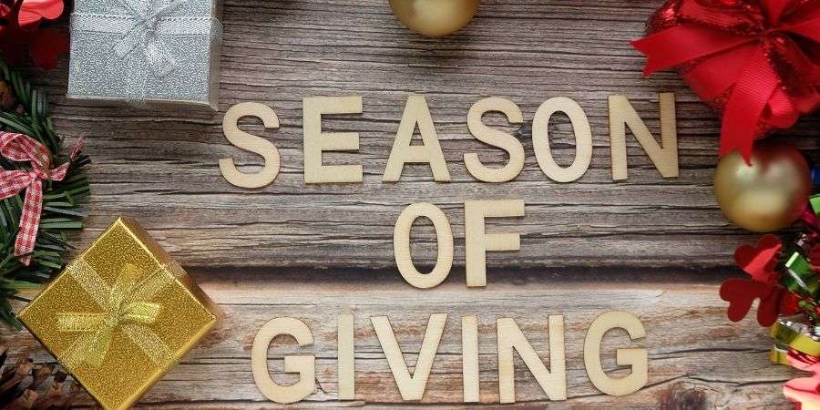 Spread Joy this Holiday Season and use Giving to Reduce your Stress