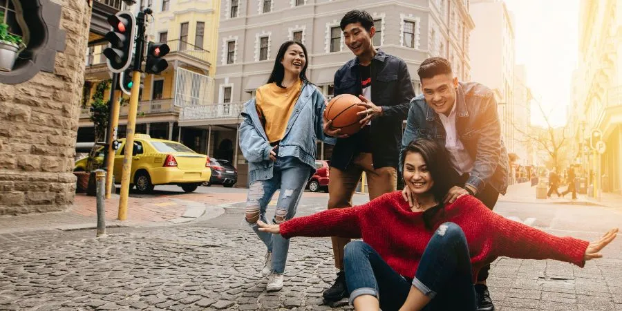 10 Qualities of a True Friend That Actually Matter